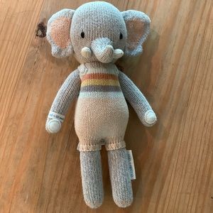 Cuddle + kind elephant